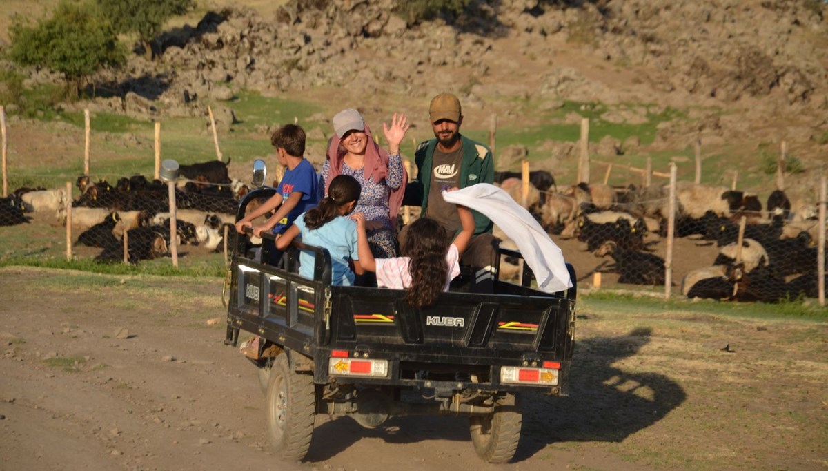 Berivanlar üç tekerlekli motosikletlerle yaylaya çıkıyor: Aile geçimine katkı