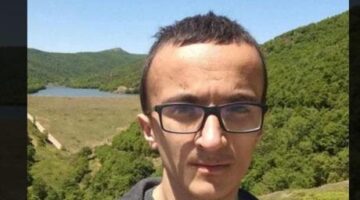 Bursa’da korkunç ölüm: Başı çekyatın altına sıkışmış halde bulundu
