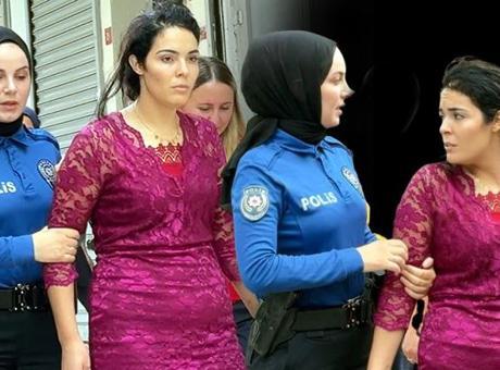 Çatı katında ağladığını gördüler! İntihar girişimi sanıldı gerçek çok başka çıktı