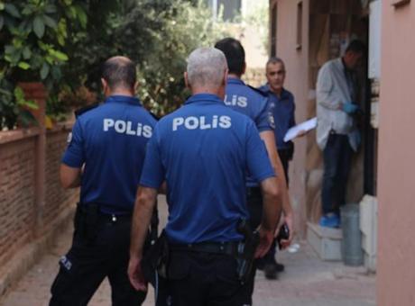 Cezaevinden çıktı dehşet saçtı! Bıçakla eski sevgilisinin evini bastı: 2 yaralı
