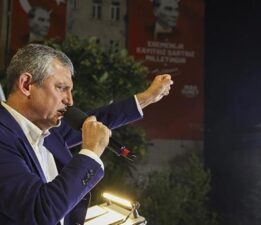 CHP Genel Başkanı Özgür Özel partisinin Beyoğlu mitinginde konuştu