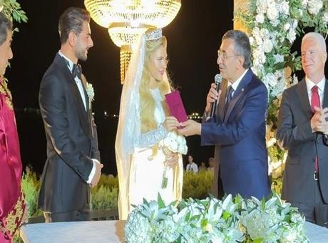 Cumhurbaşkanı Yardımcısı Yılmaz İstanbul’da düğüne katıldı! ‘Evlilikleri kolaylaştıralım’