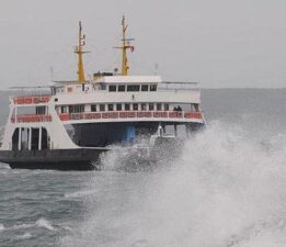 Deniz ulaşımına fırtına engeli! Seferler peş peşe iptal edildi
