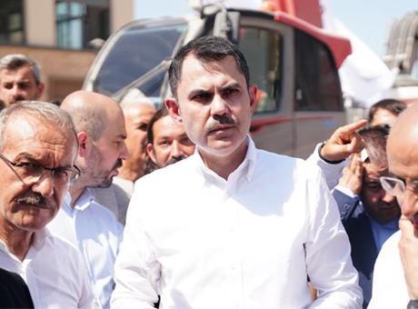 ‘Deprem bölgesinde nasıl mı çalışıyoruz?’ Bakan Kurum’dan Bakırcılar Çarşısı paylaşımı