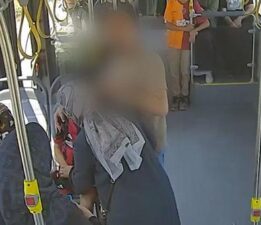 Direksiyondan insanlık dersi! Şoför fenalaşan çocuğu otobüsle hastaneye yetiştirdi