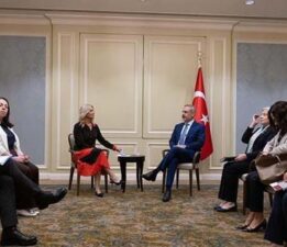 Dışişleri Bakanı Hakan Fidan, İrlanda-Türkiye Dostluk Grubu üyeleri ile görüştü