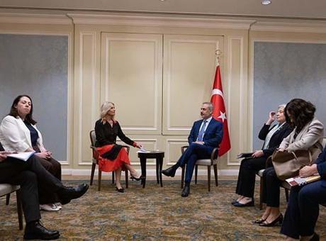 Dışişleri Bakanı Hakan Fidan, İrlanda-Türkiye Dostluk Grubu üyeleri ile görüştü