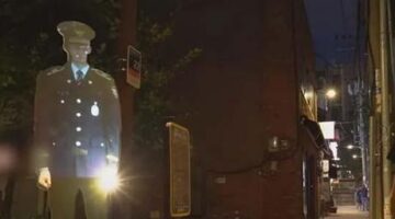 Dünya haberleri! Suçluların yeni kabusu, hologram polisler göz açtırmıyor