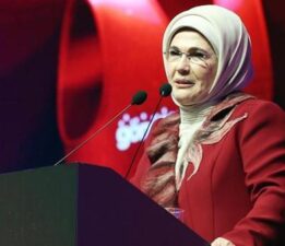 Emine Erdoğan 1316 yaşındaki zeytin ağacını paylaştı: Ağaçlarımızı birlikte koruyalım