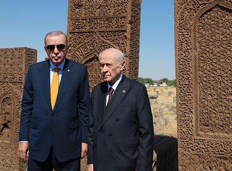 Erdoğan ve Bahçeli, Malazgirt Zaferi’nin 954. Yılında Ahlat’ta