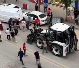 Eskişehir’de zincirleme kaza! İş makinesi 5 otomobil ve 2 yayaya çarptı
