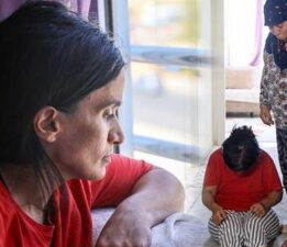 Evden çıkamıyor, 6 saat banyoda kalıyor! ‘Arkadaşlarım benimle alay ediyor’