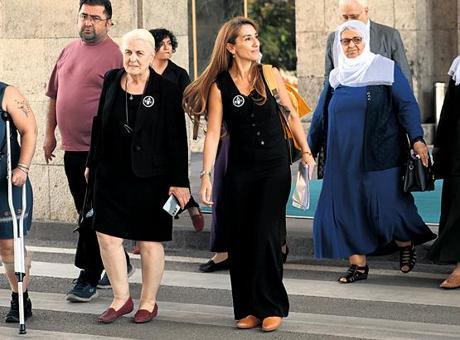 ‘Evlatlarımızı değil silahları toprağa gömelim’