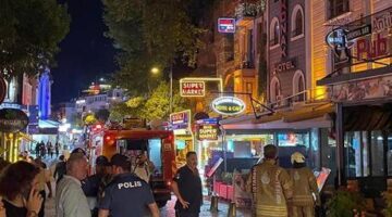 Fatih’te korkutan otel yangını