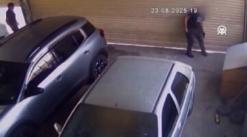 Gözünü kırpmadan komşusunun köpeğini öldürdü