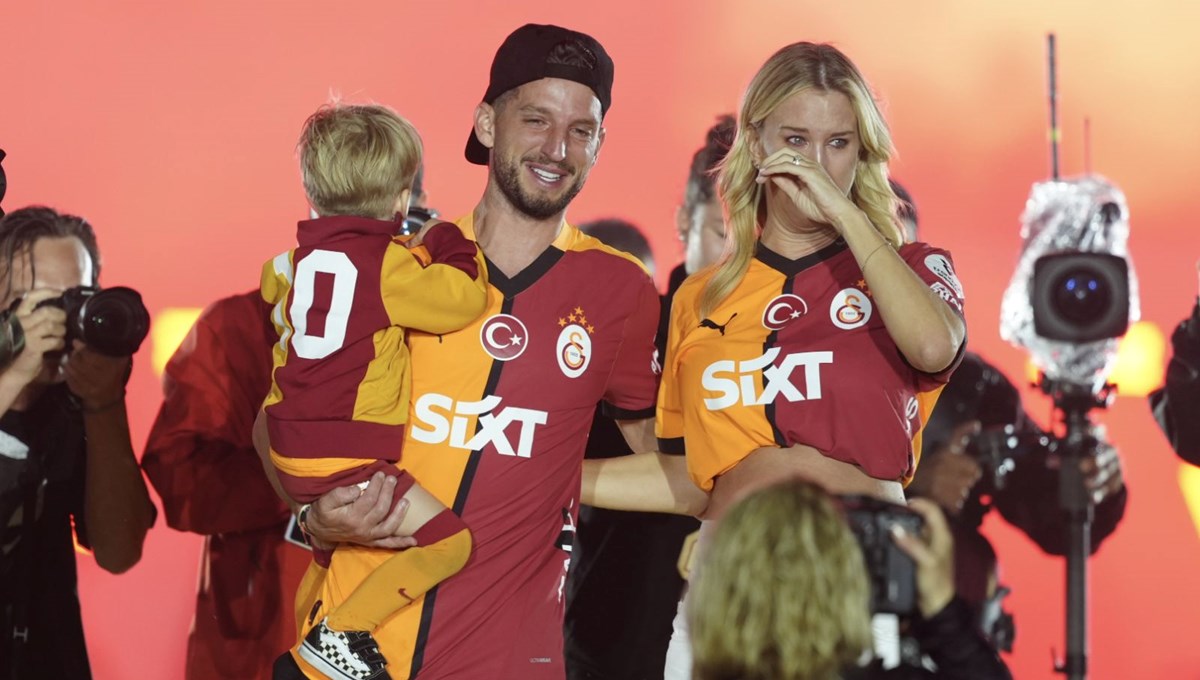 Gözyaşlarıyla Galatasaray’dan ayrılmıştı: Mertens’ten futbola veda