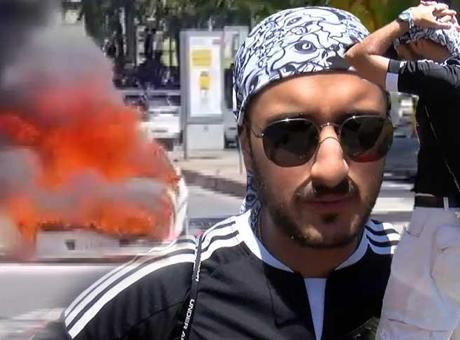 Hayali 2 ay sürdü! Aldığı araba Beşiktaş’ta alev alev yandı