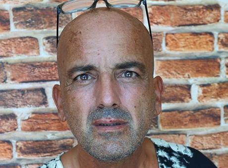Hayatta kalmak için 40 saat akıntıya karşı yüzdü: Tekne battığı için beni de çekiyordu