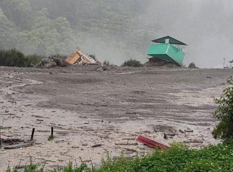 Hindistan’da heyelan felaketi! Onlarca kişiden haber alınamıyor