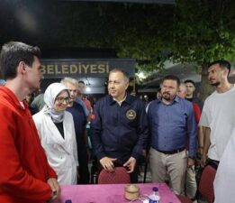 İçişleri Bakanı Yerlikaya Sındırgı’da açıklama yaptı: 4 vatandaşımız kurtarıldı