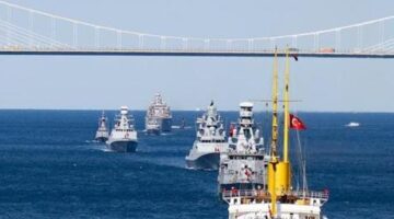 İletişim Başkanı Duran’dan Boğaz’daki geçit töreni paylaşımı