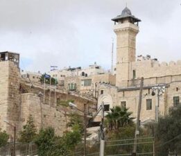 İsrail Askerleri, Harem-i İbrahim Camisi’nde Filistinli çalışanları yaraladı