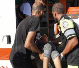 İsrail, Gazze’de yine yardım bekleyenleri vurdu
