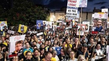 İsrailli ailelerden hükümete Gazze tepkisi: İşgal yerine esirleri getirin!