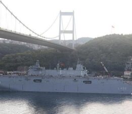 İstanbul Boğazı’nda ‘zafer’ geçişi