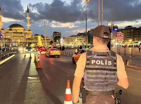 İstanbul genelinde ‘Huzur İstanbul’ uygulaması! Araçlar tek tek durduruldu