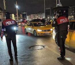 İstanbul polisi ‘huzur’ uygulaması gerçekleştirdi! Tek tek kontrol edildi