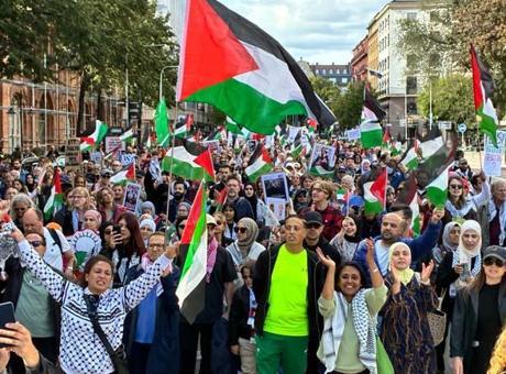 İsveç’te İsrail saldırıları ve Gazze’deki kıtlık protesto edildi!