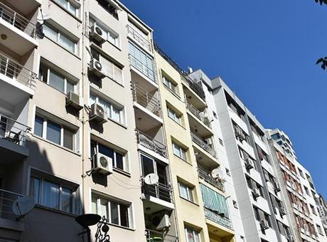 İzmir’de kayıp kadının cesedi binanın bahçesinde bulundu