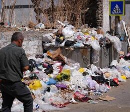 İzmir’de Konak ve Buca’da vatandaşların ‘çöp’ isyanı: Sokaklarımız leş gibi kokuyor