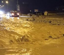 Konya’da sağanak sele dönüştü! Köprü çöktü, evleri su bastı