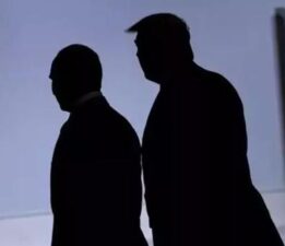 Kremlin açıkladı: Trump ve Putin Alaska zirvesi için saat belli oldu!