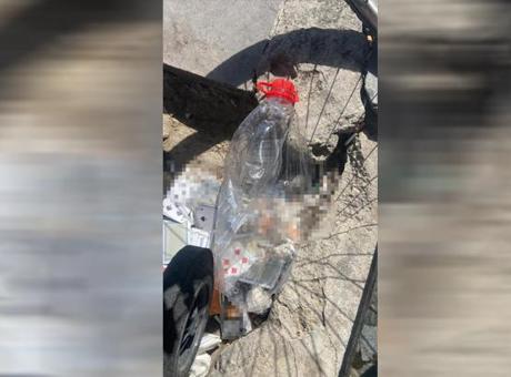 Küçükçekmece’de 4 çocuk kıraathaneye içi tuz ruhu dolu şişe attı