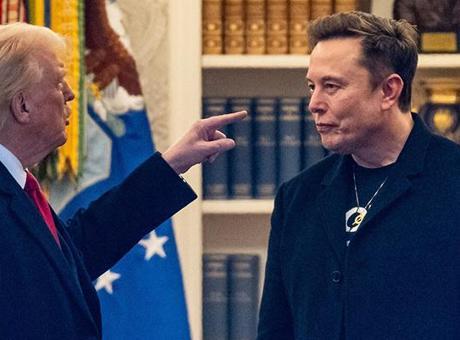 Küs oldukları sanılıyordu: Musk’tan Trump’a 15 milyon dolar!