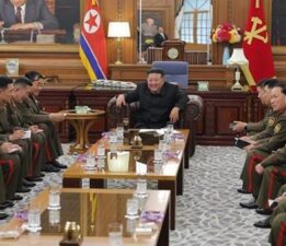 Kuzey Kore lideri Kim, Kursk’tan dönen komutanlarla bir araya geldi!
