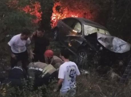 Maslak’ta korkunç kaza! 2 araç ormana uçtu: 3 yaralı