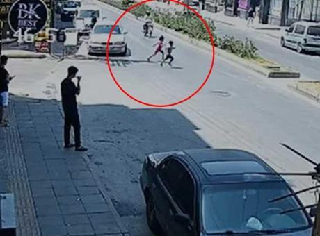 Mersin’de feci kaza! 2 kardeşe motosiklet çarptı, biri öldü
