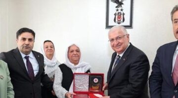 Milli Savunma Bakanı Yaşar Güler, Şırnak’ta şehit ailesini ziyaret etti.