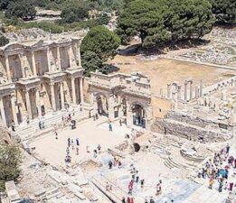 Müzelere bir yılda 34 milyon ziyaretçi