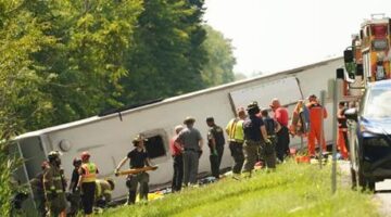New York’ta yolcu otobüsü devrildi! Çok sayıda kişi hayatını kaybetti