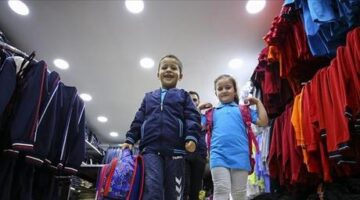 Okul kıyafeti alışverişi giyim sektörünü hareketlendirdi
