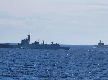 Ortak filo oluşturuldu! Rus ve Çin savaş gemileri devriyeye başladı!