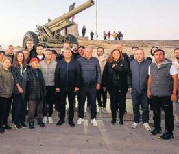 Özel’den Zafer Yolu yürüyüşü