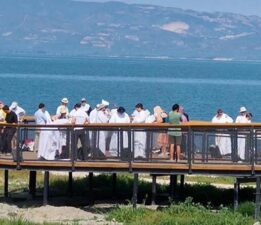 Papa’nın gelmesinin beklendiği İznik’te Fransa’dan gelen 42 akademisyen ayin yaptı