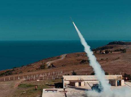 ROKETSAN’ın TRLG-122 Füzesi hafif araçtan hedefi tam isabetle vurdu