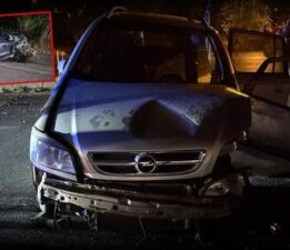 Sakarya’da korkunç kaza! 2 otomobil çarpıştı: 8 yaralı
